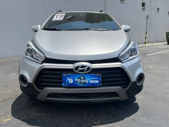 HYUNDAI HB20X 1.6 16V PREMIUM FLEX 4P AUTOMÁTICO HYUNDAI HB20X 1.6 16V PREMIUM FLEX 4P AUTOMÁTICO